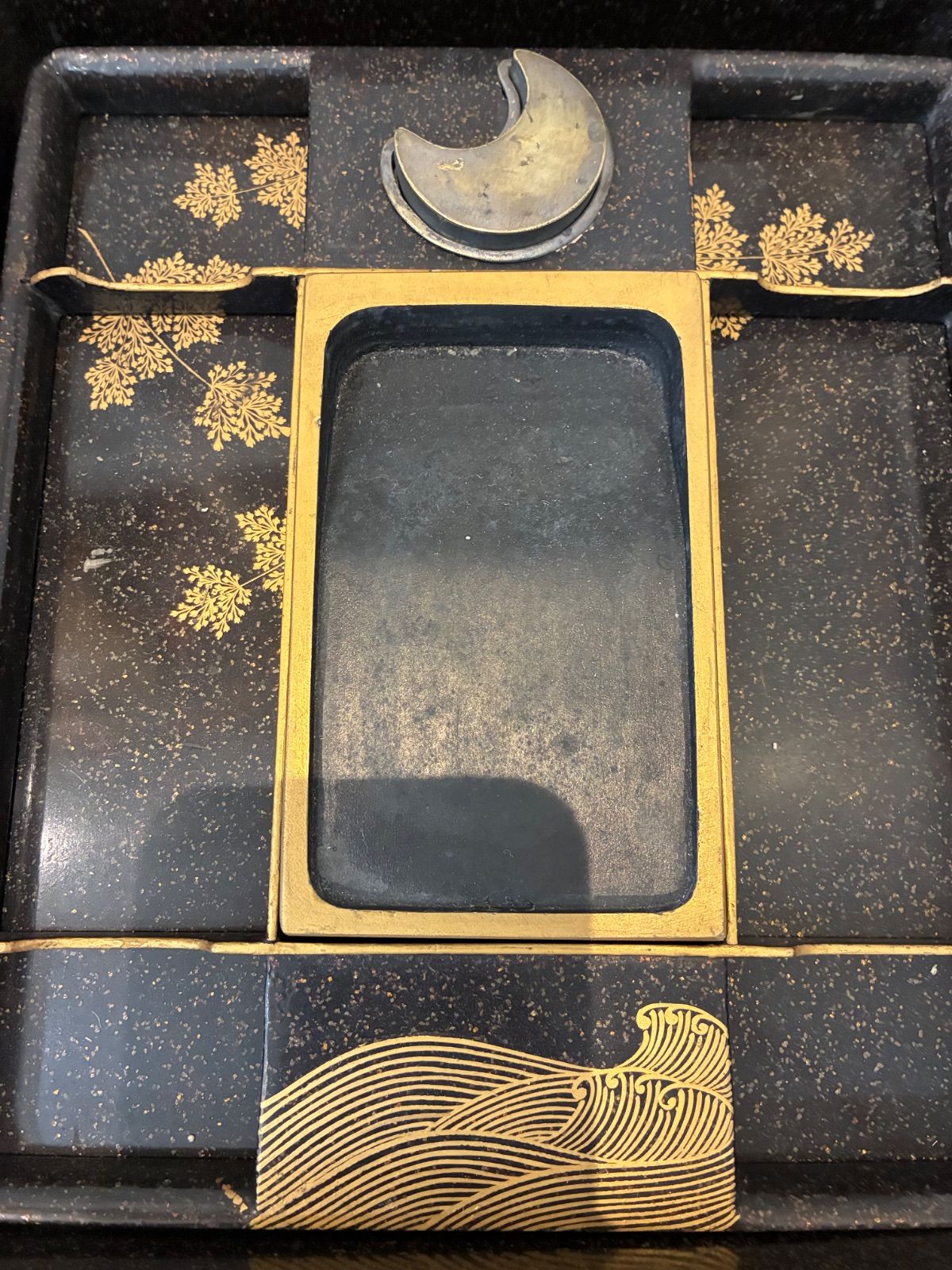 極上品】時代蒔絵螺鈿硯箱 桜に流水図 木製漆器 書道具 共箱付 - メルカリ
