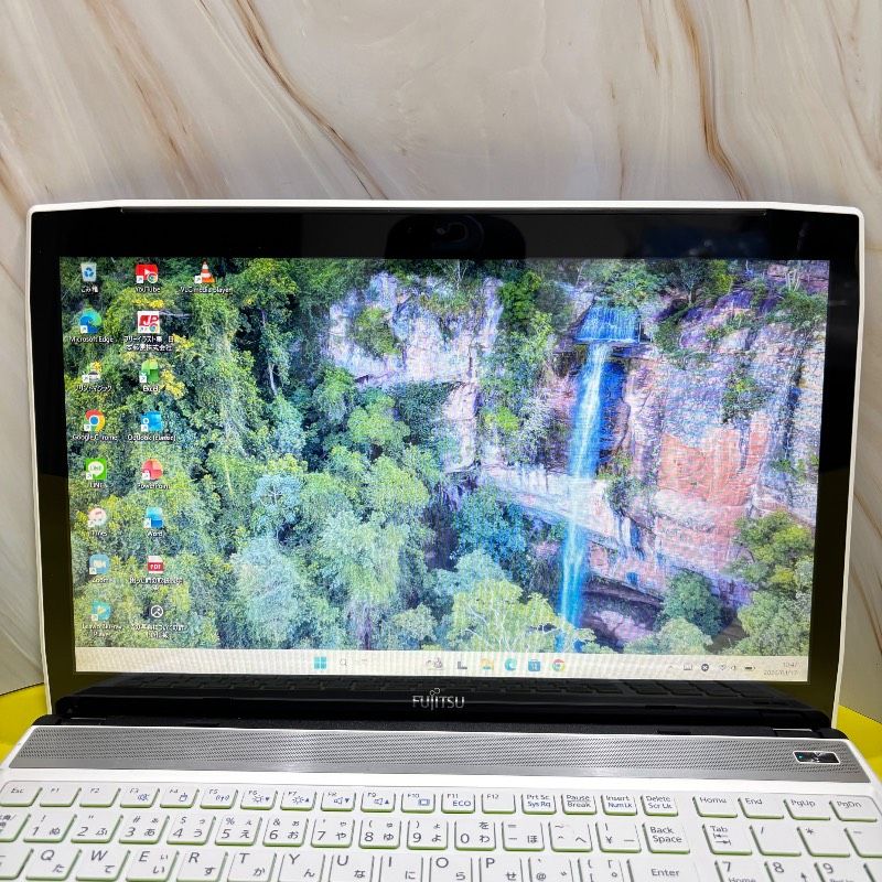 タッチパネル✨️Corei7/Windows11/SSD/富士通ノートパソコン タッチパネルCorei7 富士通ノート Win11 SSD カメラ付 - メルカリ