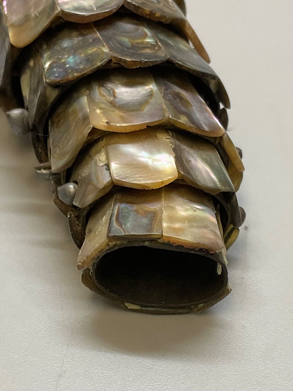 JP622 時代螺鈿細工 メキシコ民芸「螺鈿 自在魚」置物 幅18.2cm 木箱附 