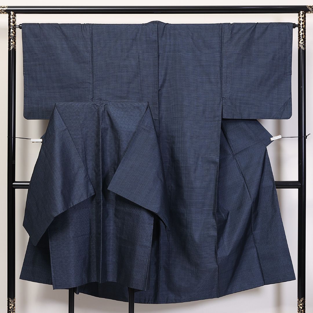 アンサンブル 男着物 本場大島紬 袷 身丈137cm 裄丈65cm 正絹 Sランク インフォーマル 棒衿 Sサイズ 証紙 亀甲 シック 落ち着き 青系 M4 1224-06238