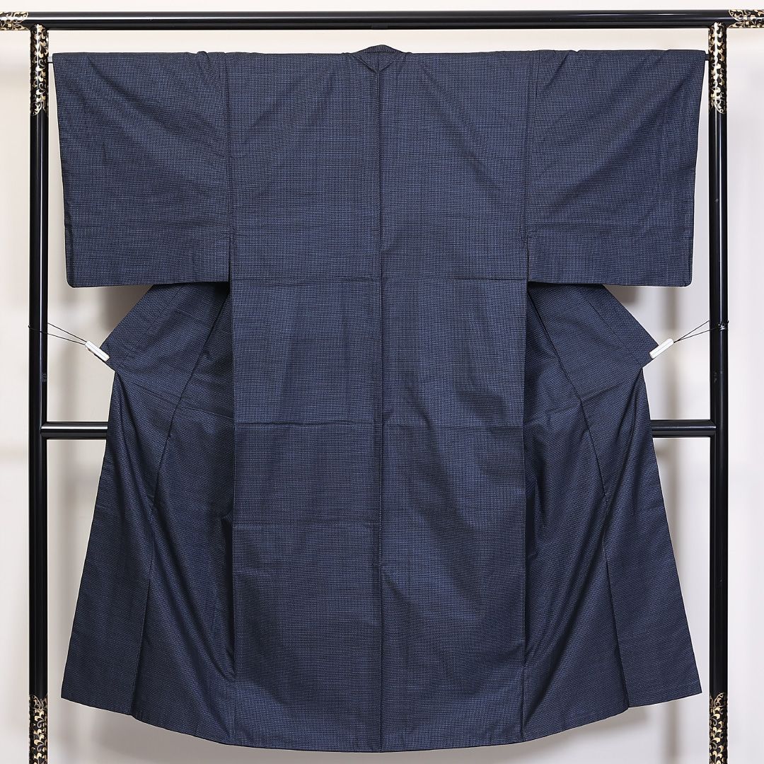 男着物 大島紬 袷 身丈146cm 裄丈67cm 正絹 Sランク インフォーマル 棒衿 Lサイズ 亀甲絣 伝統的 しとやか 紺系 RP 1224-06258