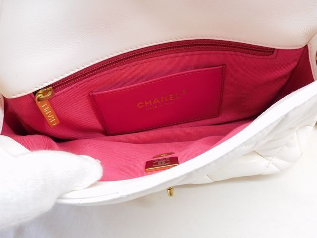 まだ美品 シャネル □ マトラッセ ハートロック ショルダーバッグ ミニ