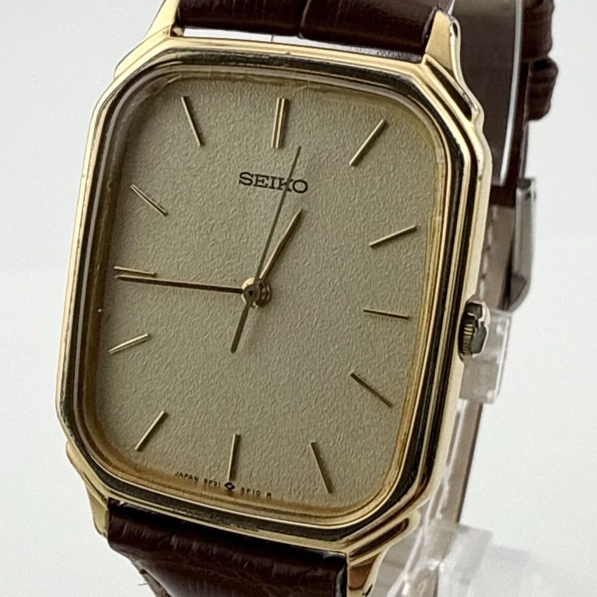 SEIKO 5P31-5D80 セイコー メンズ 腕時計 クォーツ / Quartz 稼働品 裏 