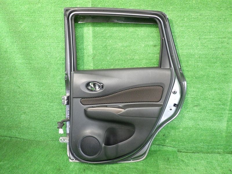 ノート SNE12 右リアドア E-POWER メダリスト FOUR 4WD ニホンイタ 