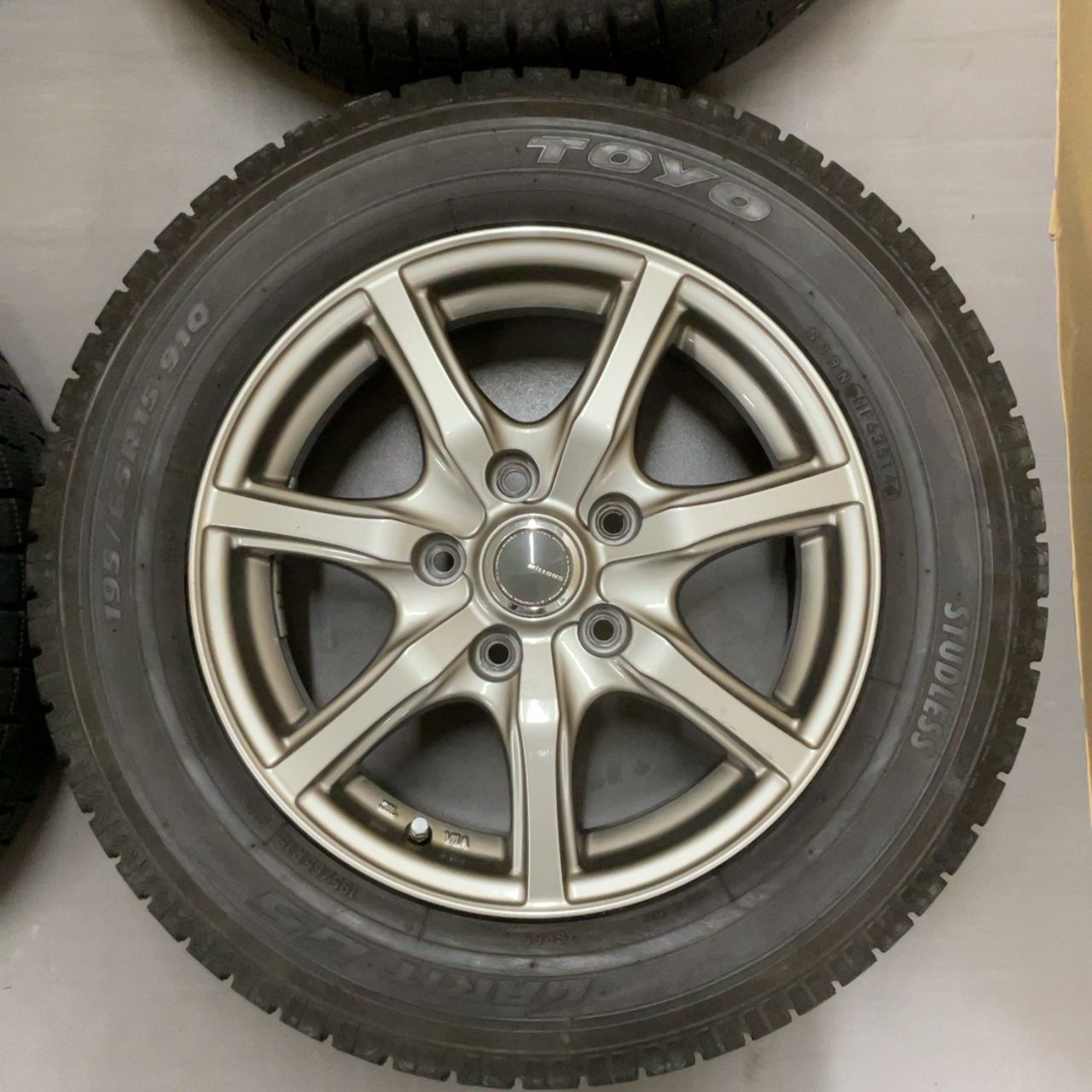 MILLOUS 15×6J 5穴 +43 PCD114.3mm&TOYO ガリットG5 195/65R15 91Q 