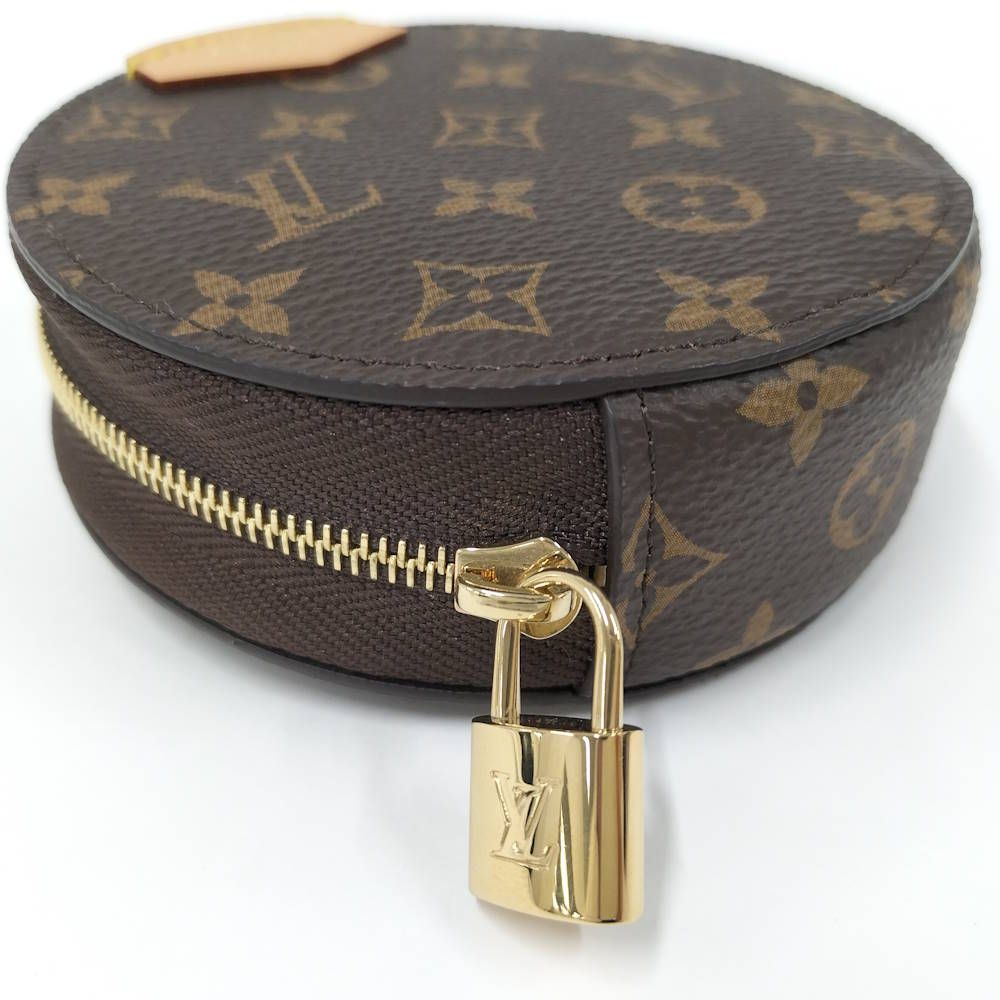 Buy from Japan Easily