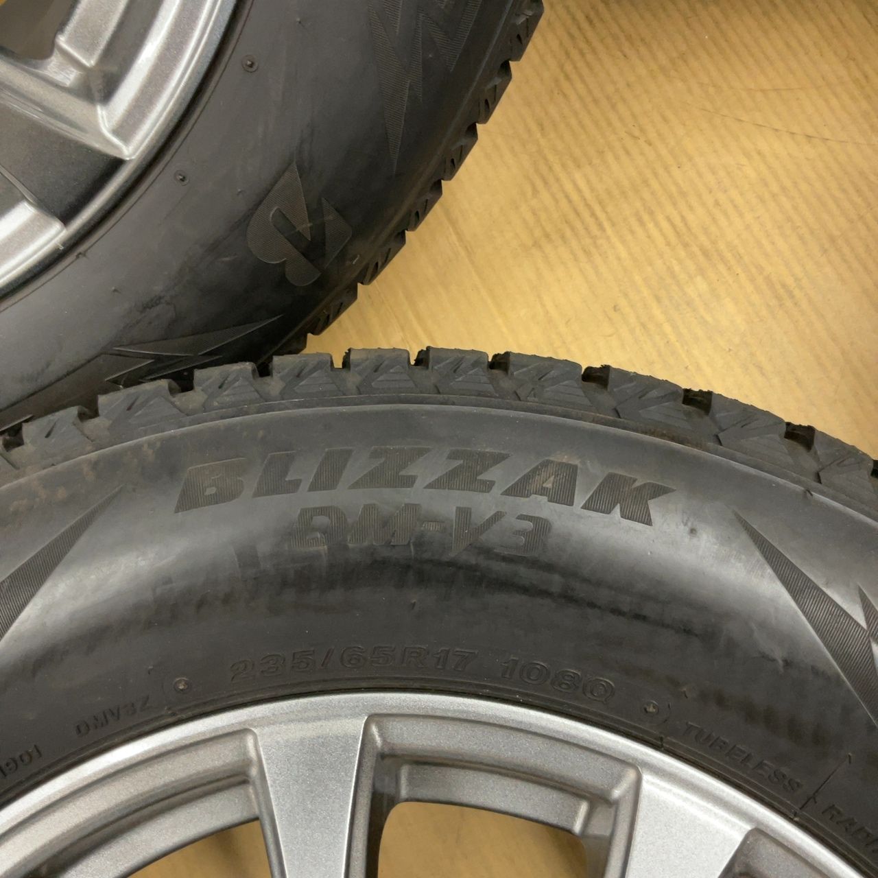 235/65R17 ブリザックDM-V3 17x7J ホイール4本 235⁄65R17 108Q XL 価格.com
