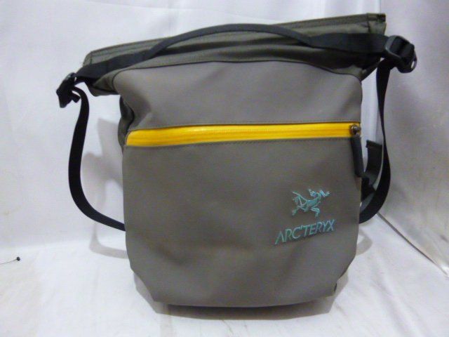 ARC'TERYX アークテリクス BEAMS別注 ショルダーバッグ ナイロン ARRO8