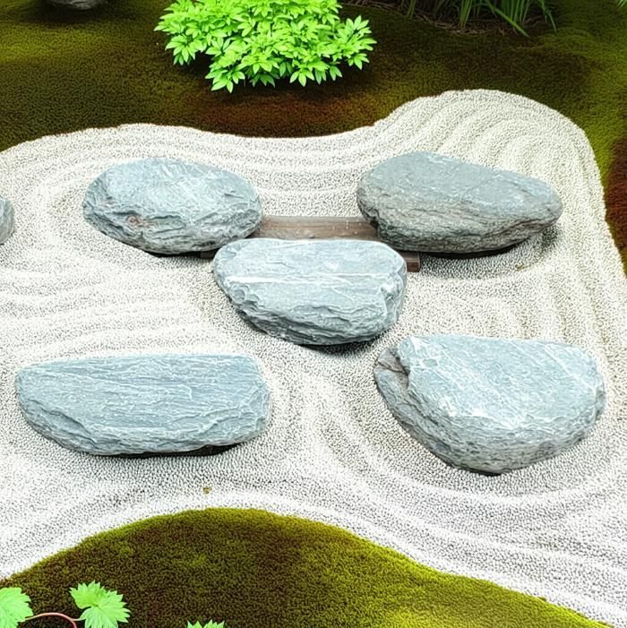 【飛び石】阿波の青石の自然飛石５枚セット【小】青石を使った自然飛石です自然石のよさをお楽しみ下さい。【ガーデニング資材】【飛石】【青石】「徳島・阿波の青石｜趣ある飛石｜庭づくり・和風演出に最適」 10,010円