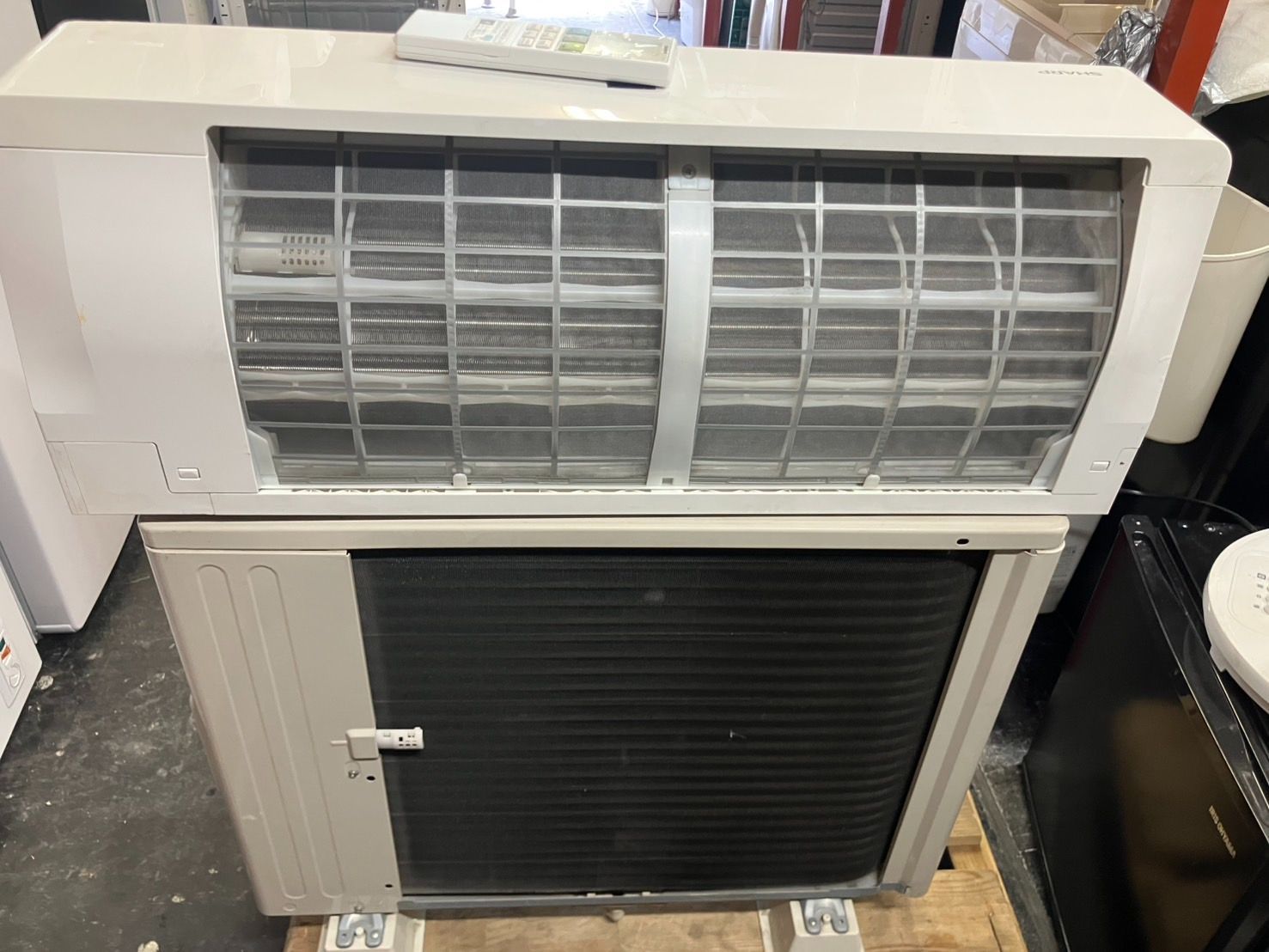 【中古】大阪引取限定　SHARP AY-H40H-W エアコン本体 2019年製【KSE1F106】 中古】大阪引取限定 SHARP AY-H40H-W エアコン本体 100V 12-14畳 2019