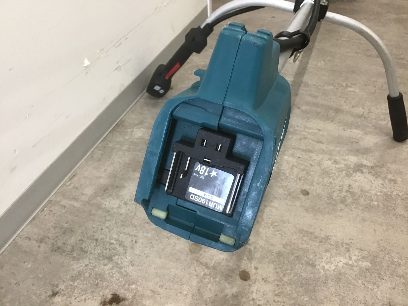 中古動作品】マキタmakita 18v充電式草刈機 MUR190SDST ※5.0Ah 