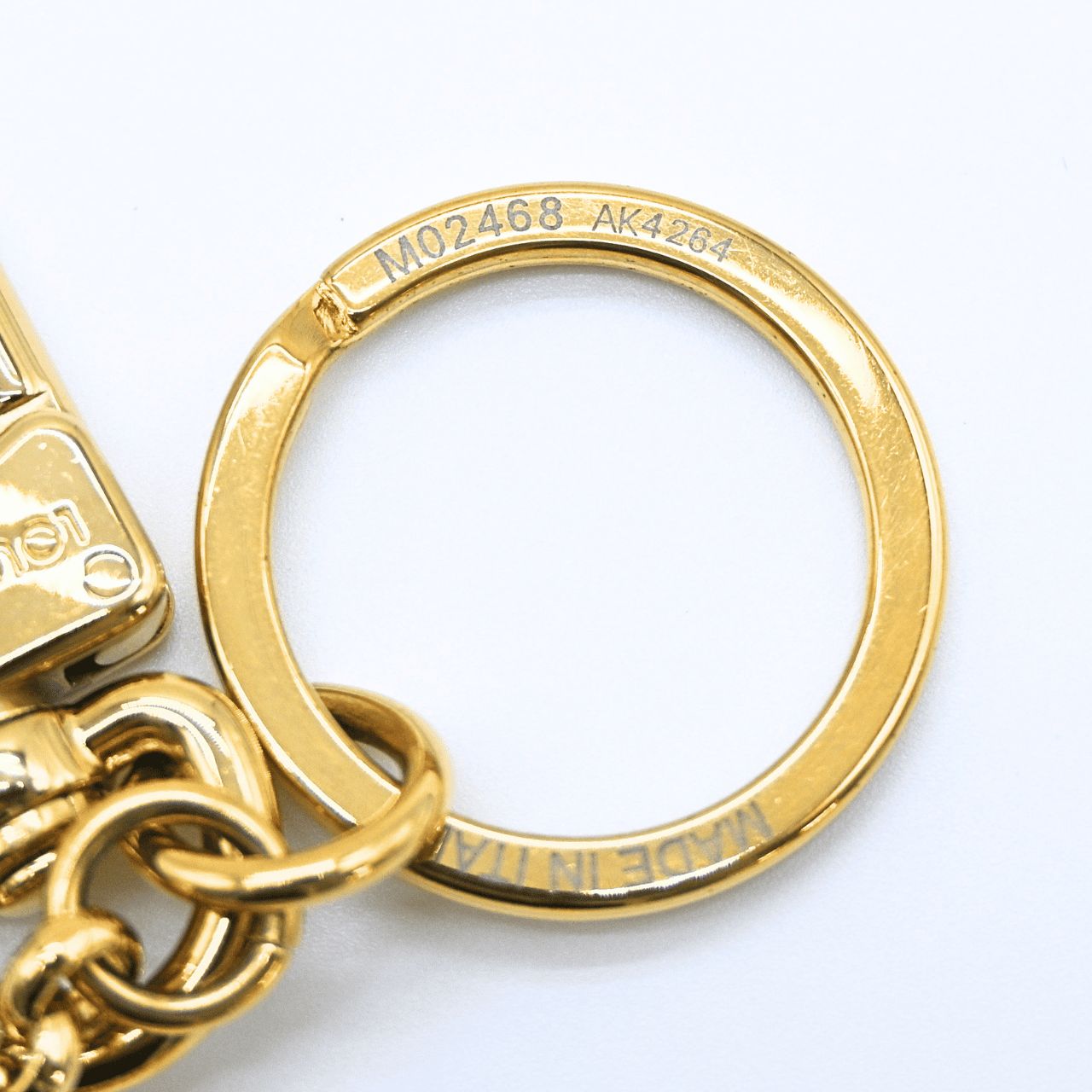 【美品】LOUIS VUITTONキーホルダーLVアイコニックスーパーフラット LOUIS VUITTON ルイヴィトン キーホルダー LVアイコニック スーパー