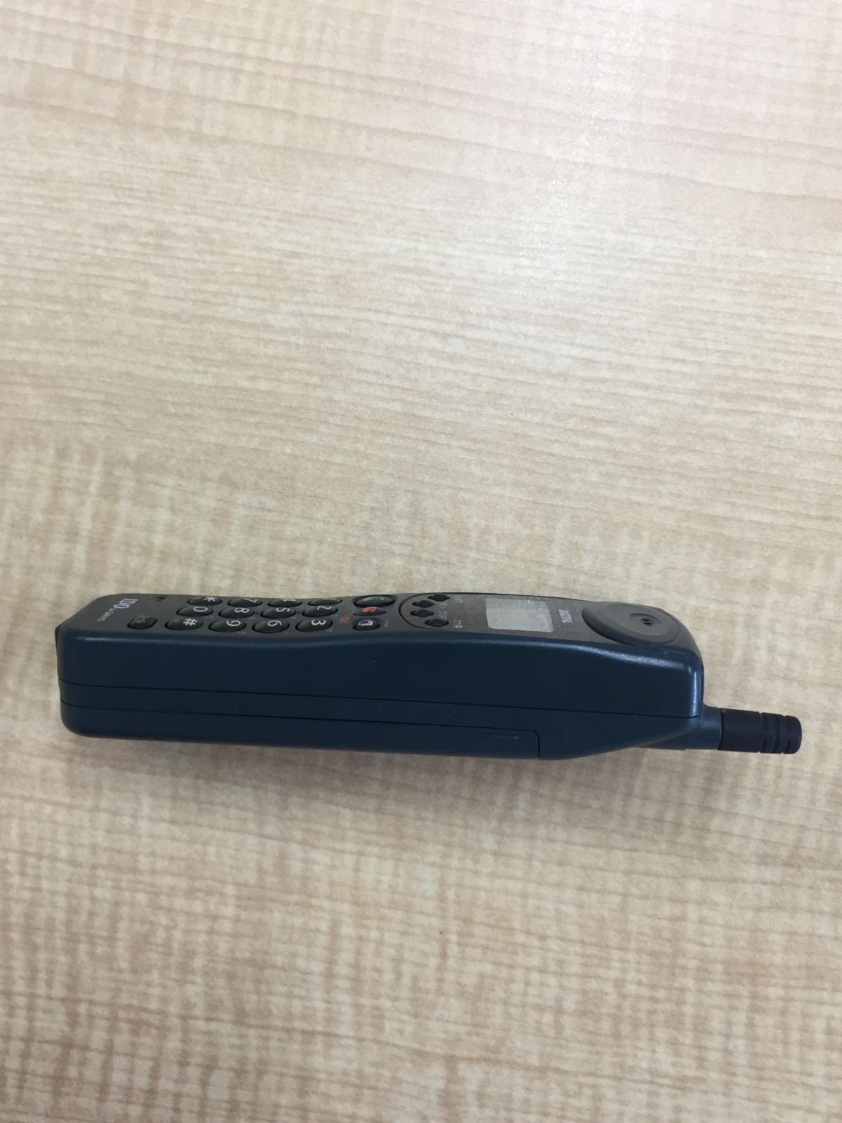 スマートフォン・携帯電話 モックアップ IDO DIGITAL by SANYO M263