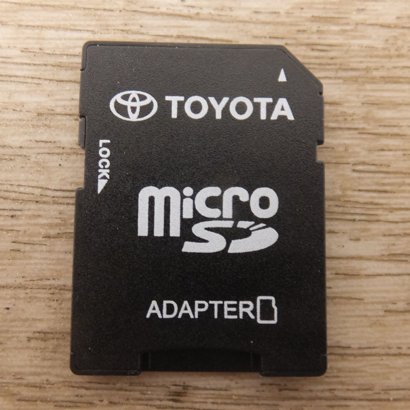 送料無料] ☆トヨタ TOYOTA 地図SDカード 08675-0AM35 32GB 2016年秋版