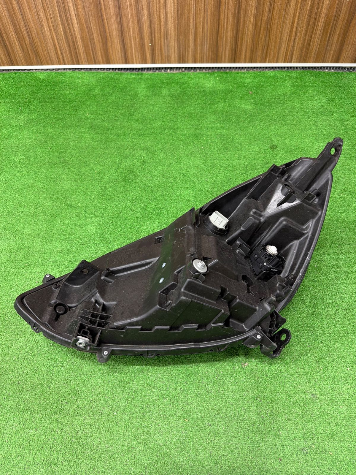 ホンダ フィット GR1 GR3 純正 右側 ヘッドライト STANLEY W4395 (628