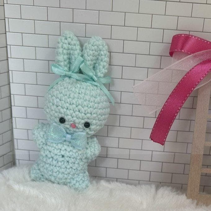 小さな水色うさぎのあみぐるみ ※ハンドメイド