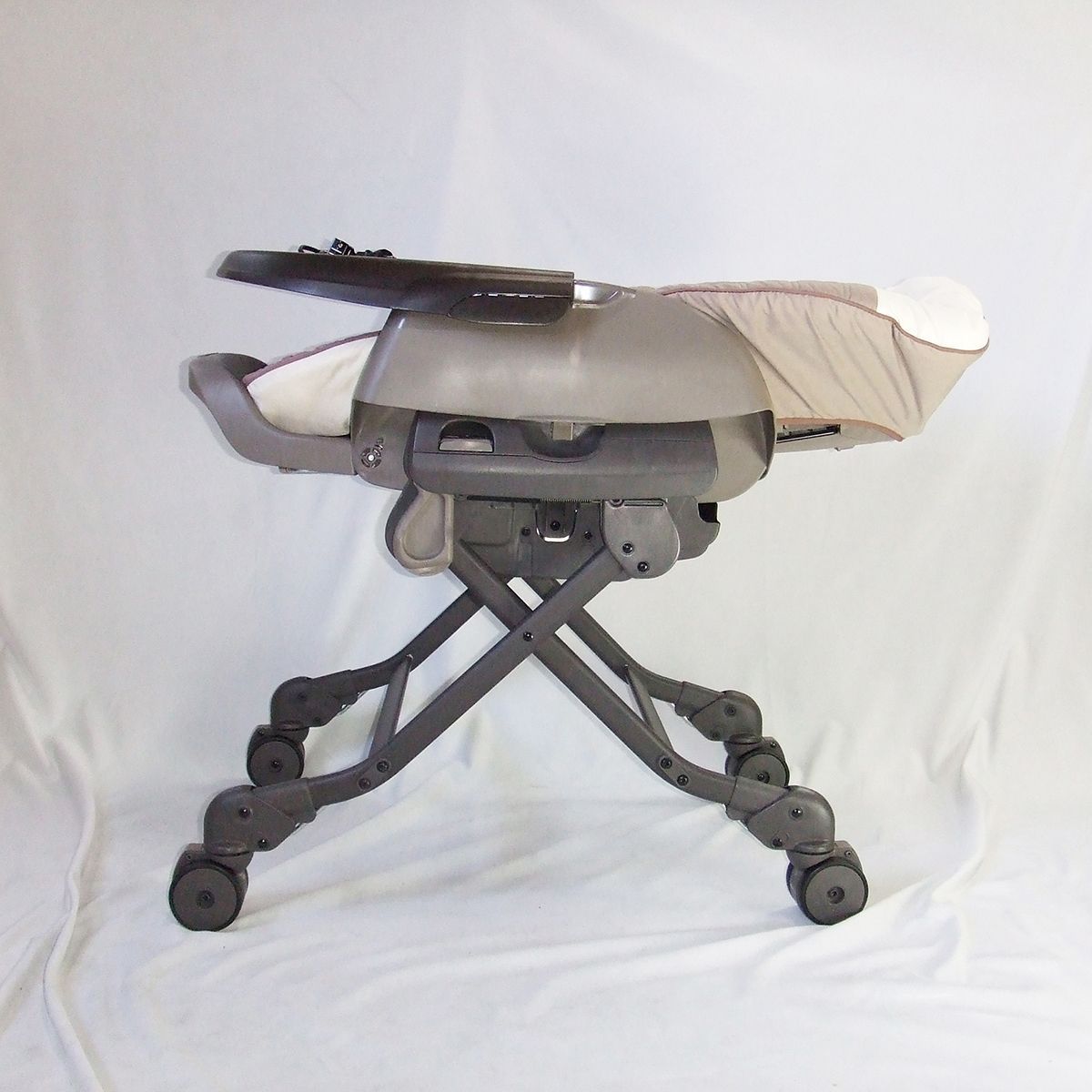 中古 ユラリズムオート 電動スイングハイローチェア アップリカ ユラリズム オート [ネオ カンタービレ] オークション比較