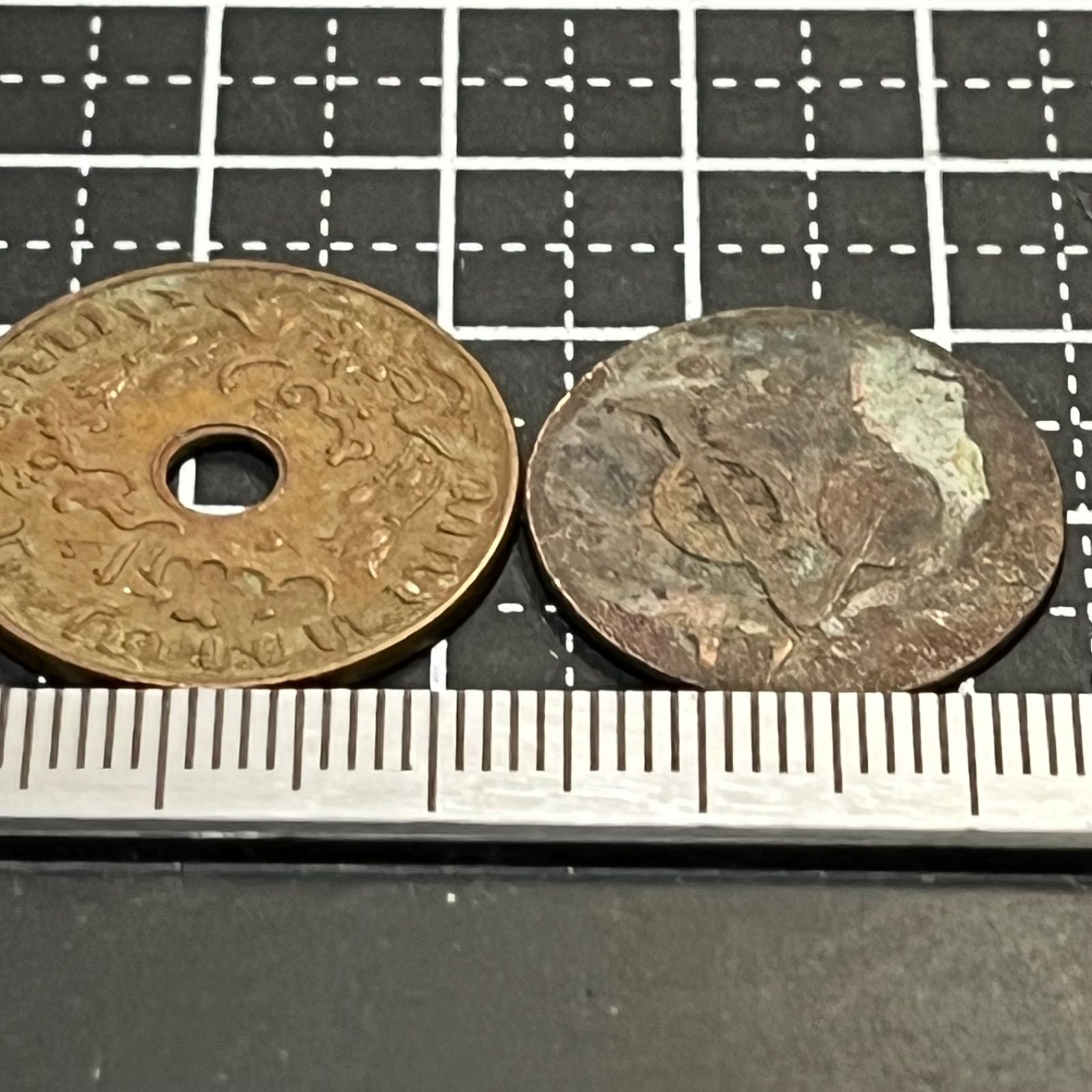 古銭まとめ】オランダ領東インド 1セント 1942年 穴あき流葉紋＋古代 