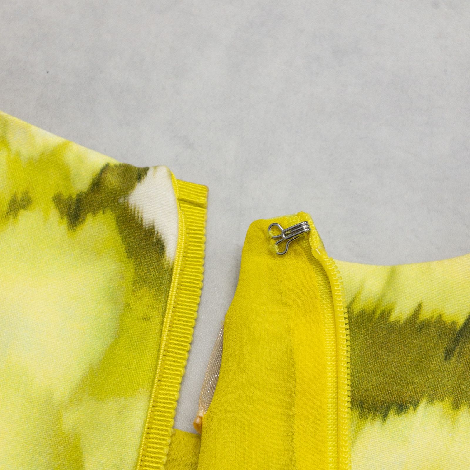 ◎GIAMBATTISTA VALLI ジャンバティスタヴァリ ノースリーブワンピース 