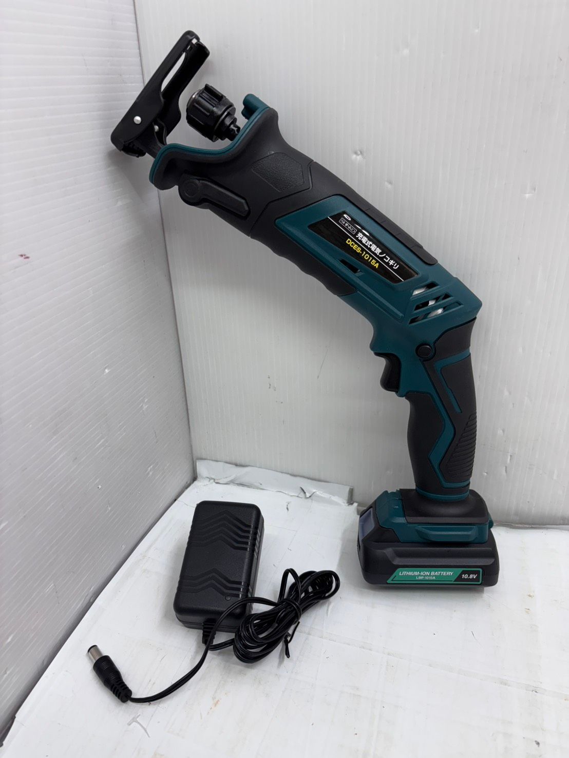 送料無料h13812 SHINKO DCES-1015A 充電式 電気ノコギリ 電ノコ 工具 電動工具 DIY