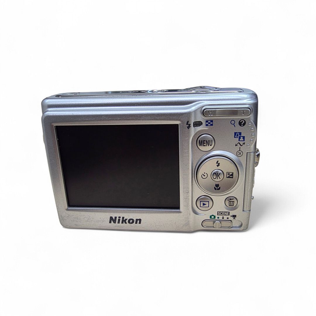 Nikon COOLPIX L11 電池式コンパクトカメラ ニコン - メルカリ