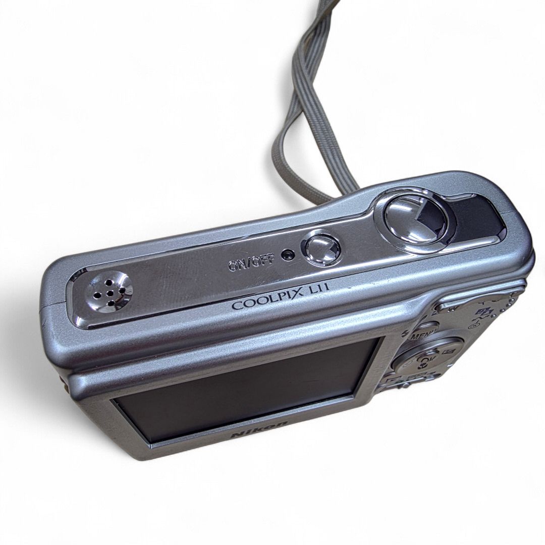 Nikon COOLPIX L11 電池式コンパクトカメラ ニコン - メルカリ