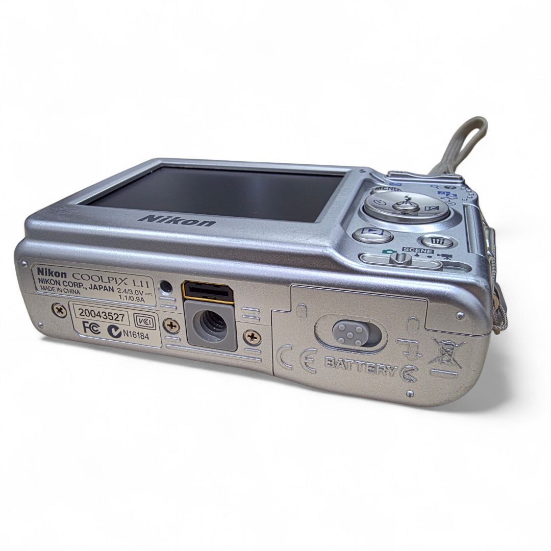 Nikon COOLPIX L11 電池式コンパクトカメラ ニコン - メルカリ