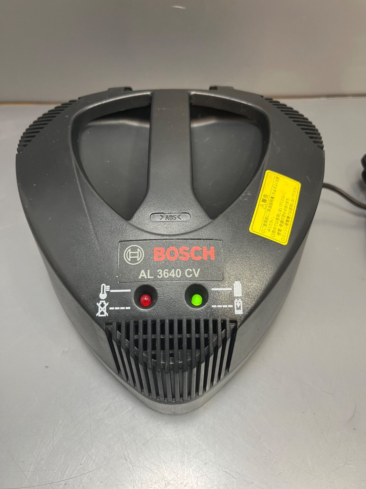 BOSCH 36V バッテリーハンマードリル フルセット品 GBH36V-LIY Professional バッテリー2個、充電器、ケース、他 ボッシュ 充電式ハンマードリル BOSCH 36V バッテリーハンマードリル フルセット品 GBH36V-LIY Professional バッテリー2個、充電器、ケース、他 ボッシュ 充電式ハンマードリル