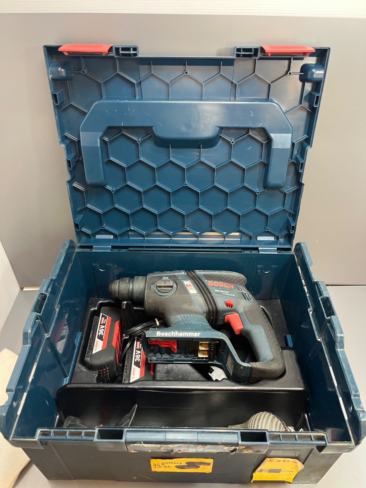 BOSCH 36V バッテリーハンマードリル フルセット品　GBH36V-LIY Professional　バッテリー2個、充電器、ケース、他　ボッシュ 充電式ハンマードリル