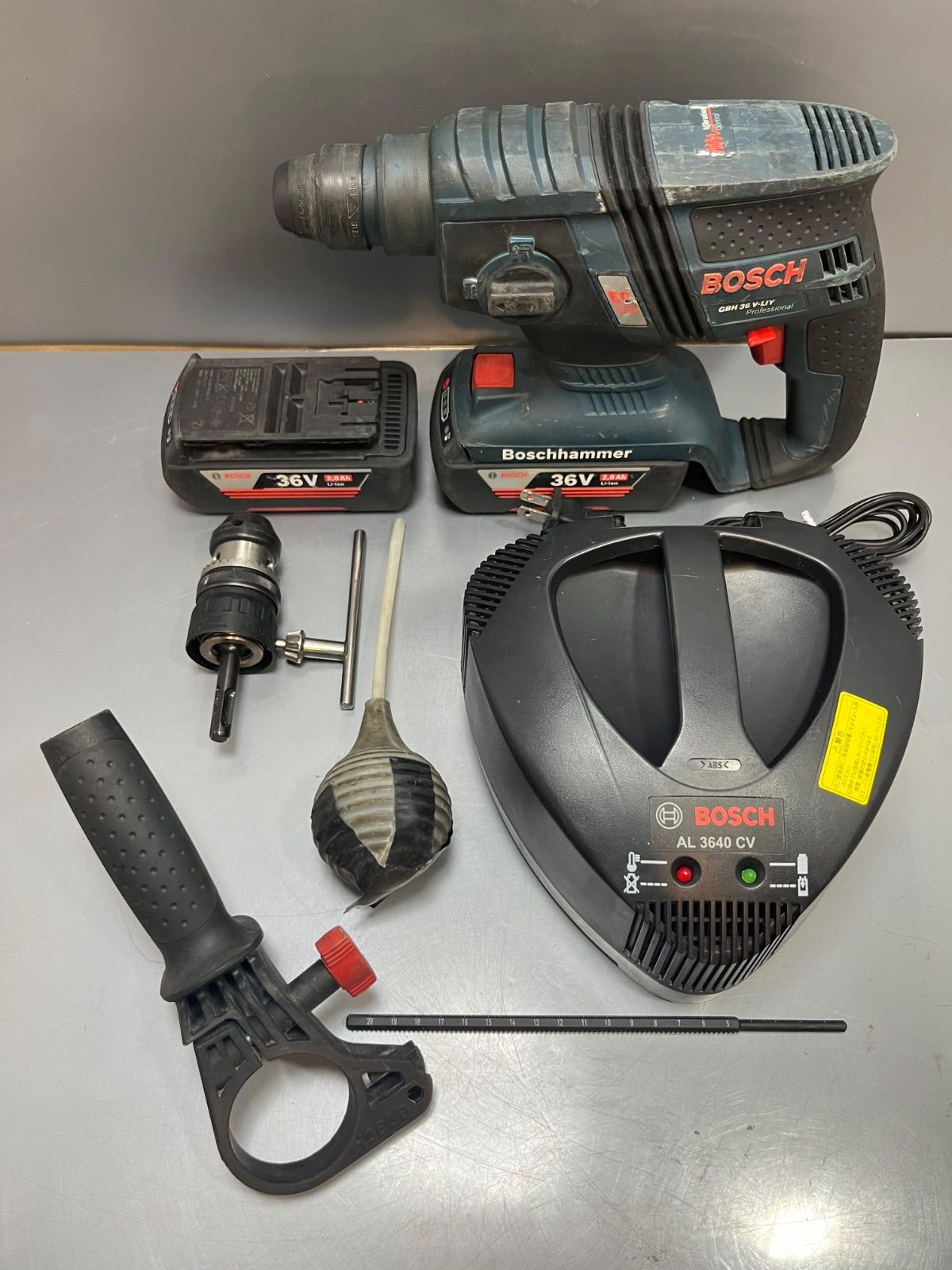 BOSCH 36V バッテリーハンマードリル フルセット品 GBH36V-LIY Professional バッテリー2個、充電器、ケース、他 ボッシュ 充電式ハンマードリル BOSCH 36V バッテリーハンマードリル フルセット品 GBH36V-LIY Professional バッテリー2個、充電器、ケース、他 ボッシュ 充電式ハンマードリル