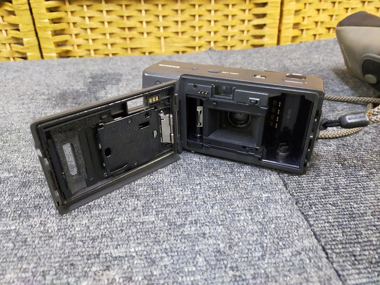 OLYMPUS AF-1 QUARTZDATE ケース付 フィルムカメラ ジャンク品 - メルカリ