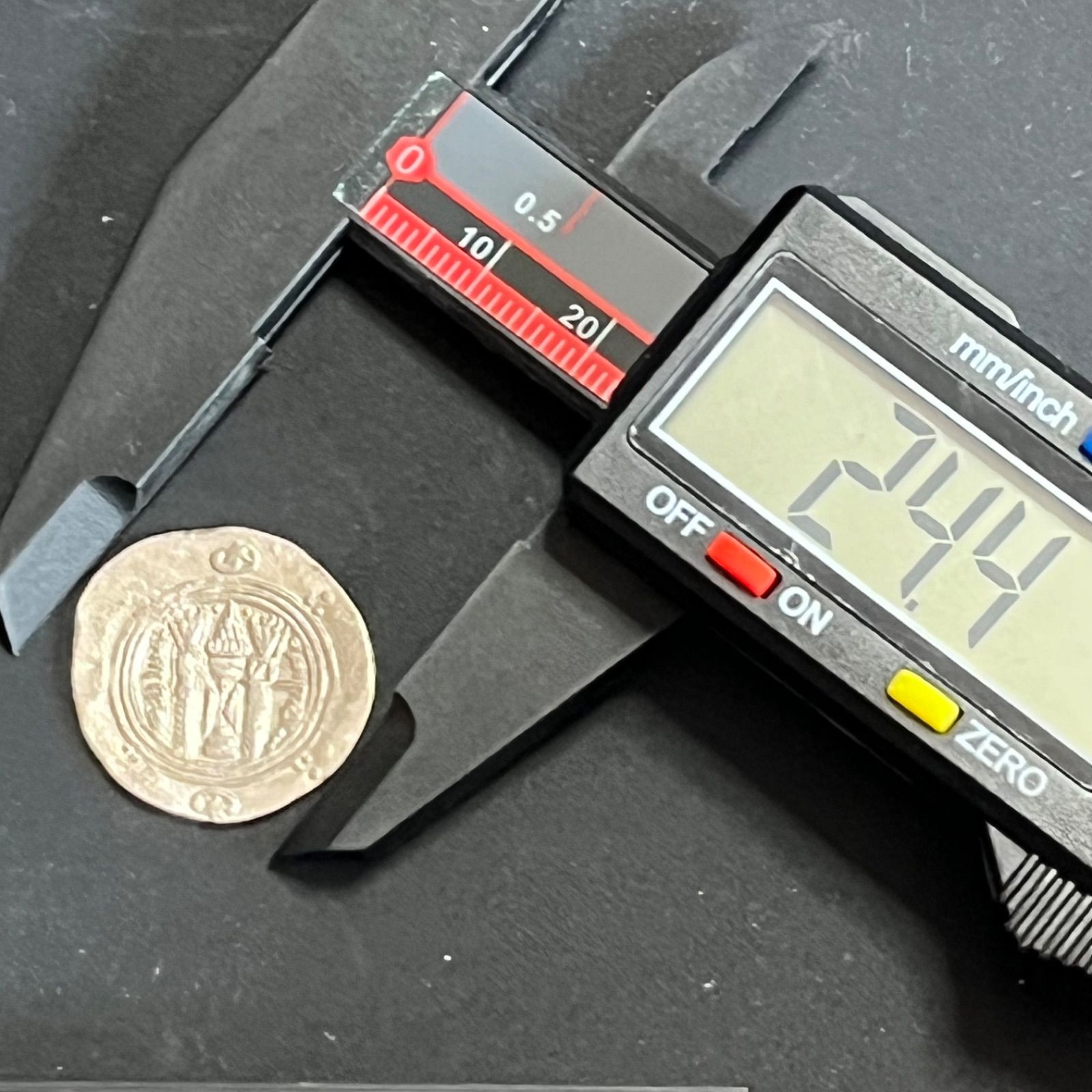 古銭】8世紀後半 タバリスタン ヘミドラクマ 銀貨 780〜793年頃 拝火壇