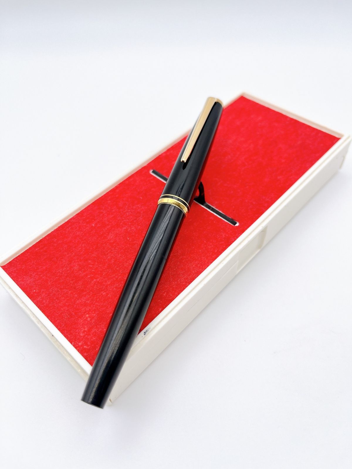 Montblanc Fountain Pen 14K/585 Black/Gold Vintage FC-WizD001