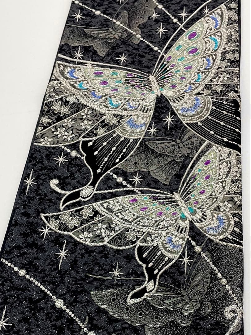 極美品✦正絹袋帯 ※美しい蝶の模様が大変華やかです。 袋帯 正絹 振袖 蝶 黒地 D614 - メルカリ