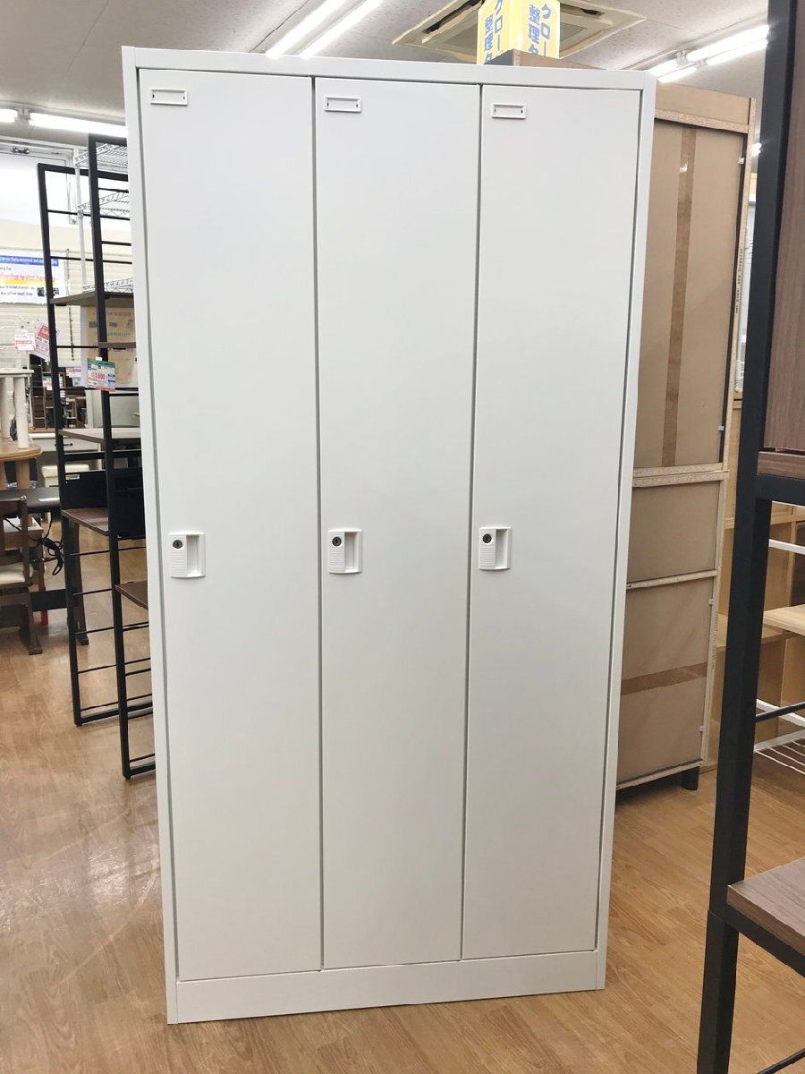 オカムラ 3人用ロッカー FZ型 シリンダー錠タイプ ［静岡市］店頭併売品 未使用 → 2511LT902