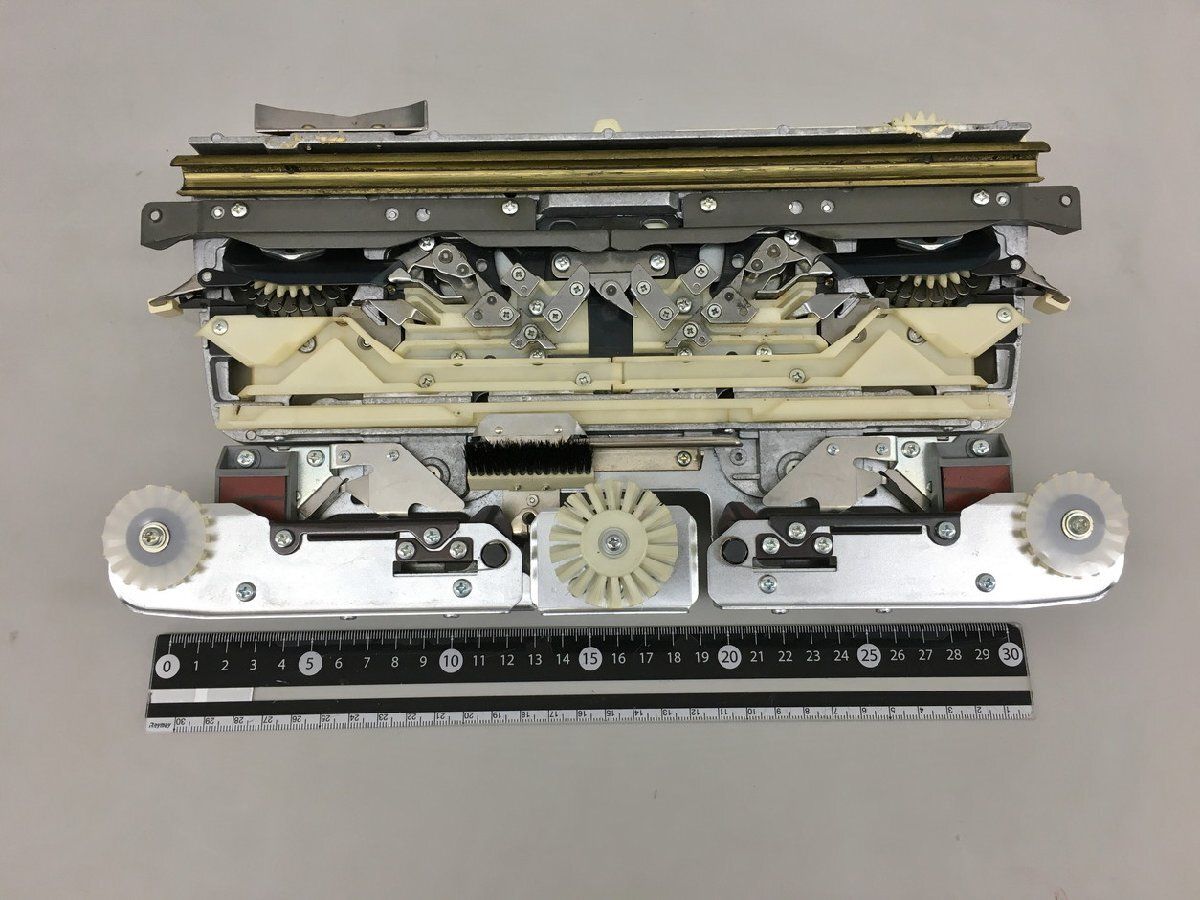 シルバー編機 編み機 レースキャリジ LC-1 動作未確認 長期保管現状品 ジャンク 2603LT062 シルバー編機 編み機 レースキャリジ LC-1 動作未確認 長期保管現状品 ジャンク 2603LT062