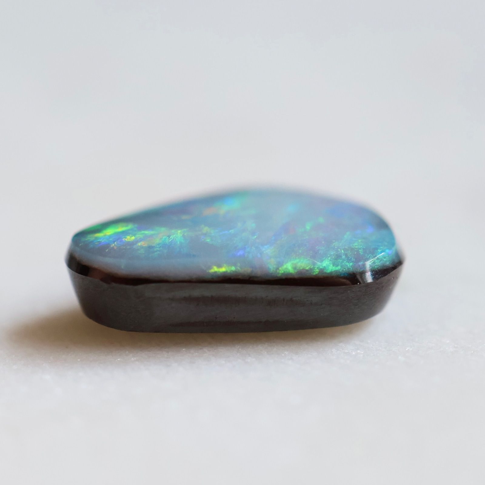 天然ボルダーオパール 3.94ct オーストラリア産 クイーンズランド産