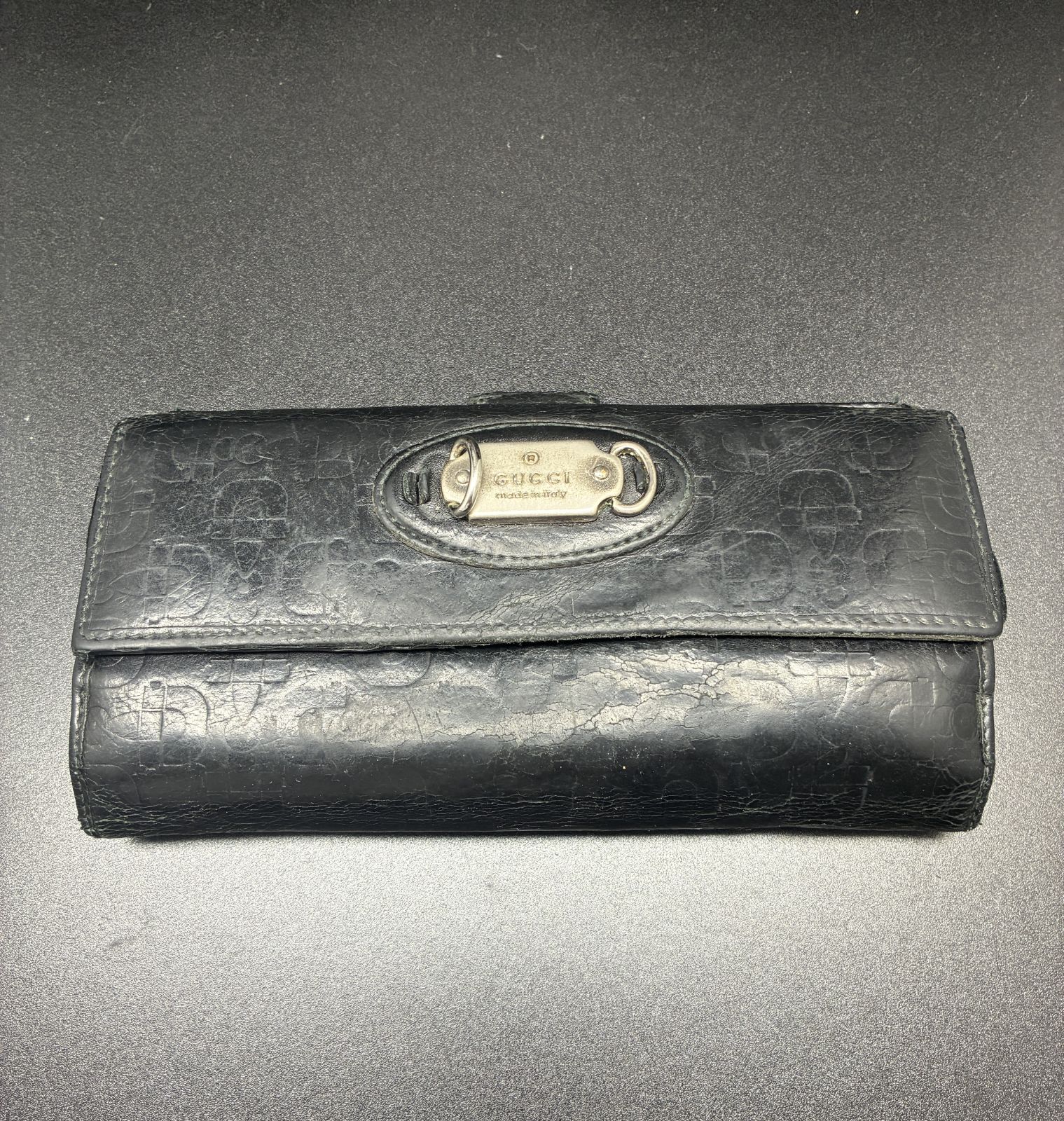 グッチ レザー 長財布 B26041595 - メルカリ