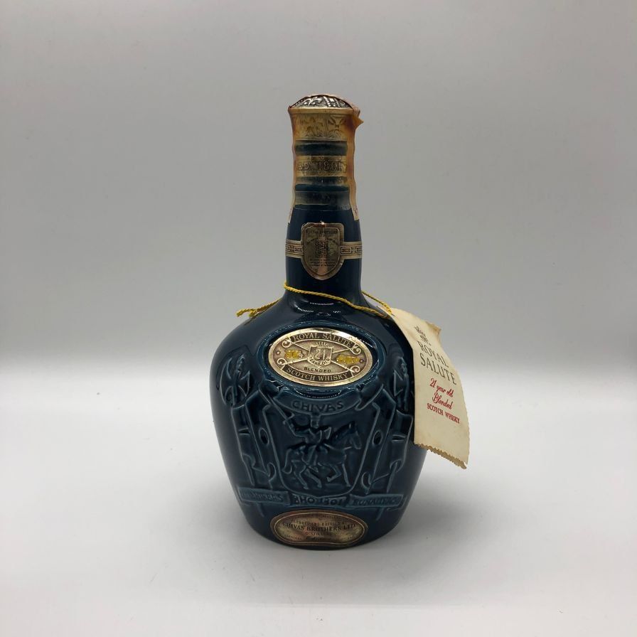 【未開栓】ロイヤルサルート SCOTCH WHISKY21年青陶器 1L⭐︎古酒 ローヤルサルート 21年 シグネチャーブレンド 青 陶器ボトル - お酒
