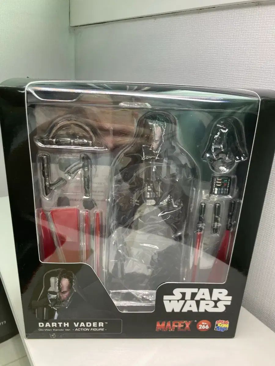 Mafex マフェックス ダース・ベイダー オビ＝ワン・ケノービ