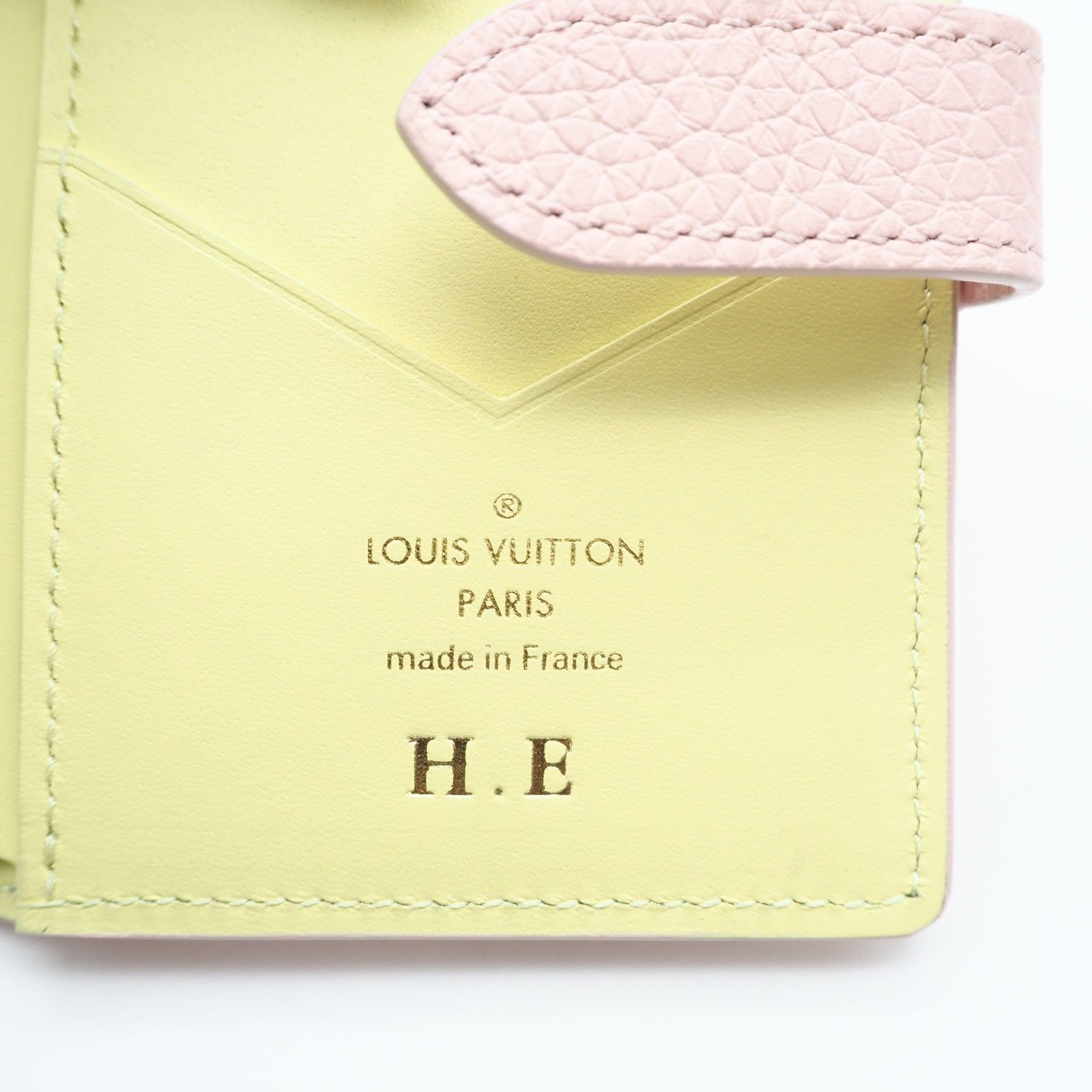 ★3日以内返品可★ 極美品 LOUIS VUITTON ルイ・ヴィトン トリヨン LVヴェルティカル CPウォレット M82144 二つ折り財布 ピンク イエロー トリヨンレザー レディース LOUIS VUITTON - ☆3日以内返品可☆ 極美品 LOUIS VUITTON ルイ