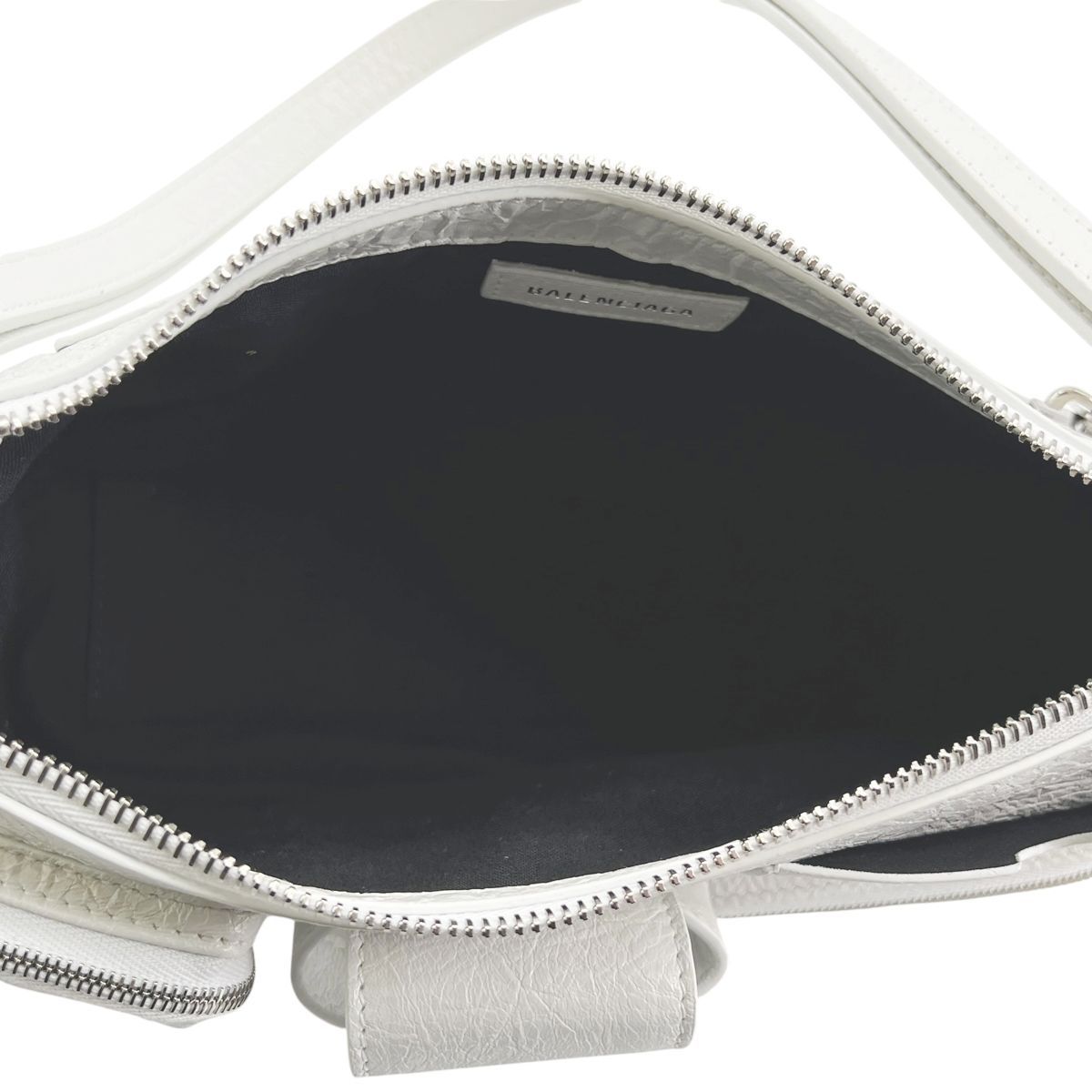 【中古】 BALENCIAGA バレンシアガ 802227 ショルダーバッグ スーパービジーショルダーバッグ ホワイト レディース 26009695 CA 中古】 BALENCIAGA バレンシアガ 802227 ショルダーバッグ スーパー