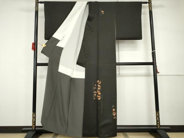 平和屋着物●訪問着　駒刺繍　花蝶文　黒地　金糸　正絹　逸品　AABH3770cs 平和屋着物○訪問着 駒刺繍 花蝶文 黒地 金糸 正絹 逸品 AABH3770cs