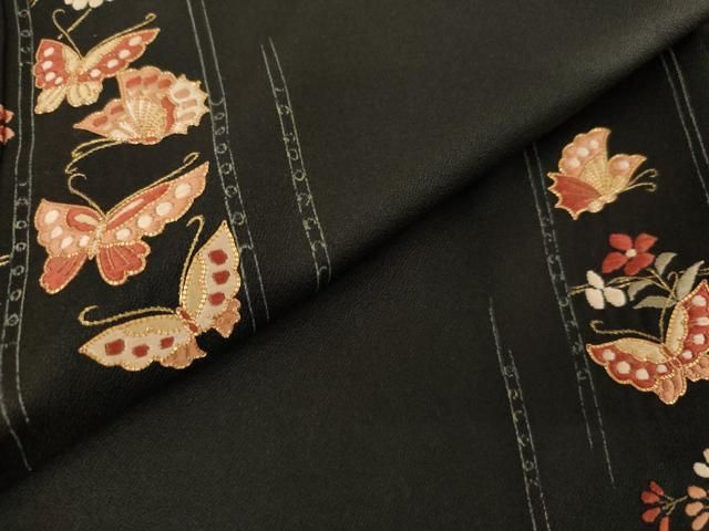 平和屋着物●訪問着　駒刺繍　花蝶文　黒地　金糸　正絹　逸品　AABH3770cs 平和屋着物○訪問着 駒刺繍 花蝶文 黒地 金糸 正絹 逸品 AABH3770cs