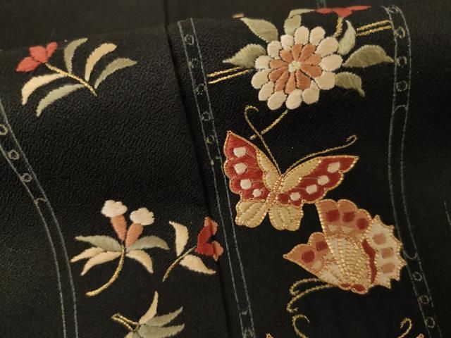 平和屋着物●訪問着　駒刺繍　花蝶文　黒地　金糸　正絹　逸品　AABH3770cs 平和屋着物○訪問着 駒刺繍 花蝶文 黒地 金糸 正絹 逸品 AABH3770cs