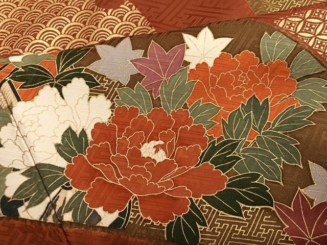 平和屋着物●豪華振袖　駒刺繍　雪輪御所車草花文　金彩　正絹　逸品　AABH6903ph 平和屋着物○豪華振袖 駒刺繍 雪輪御所車草花文 金彩 正絹 逸品