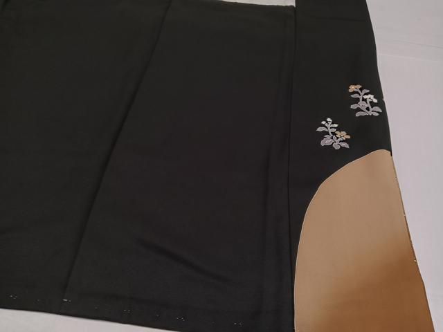 平和屋着物●豪華黒留袖　作家物　駒刺繍　花兎之図　金彩　正絹　逸品　未使用　AABH6908ph 平和屋着物○豪華黒留袖 作家物 駒刺繍 花兎之図 金彩 正絹 逸品 未