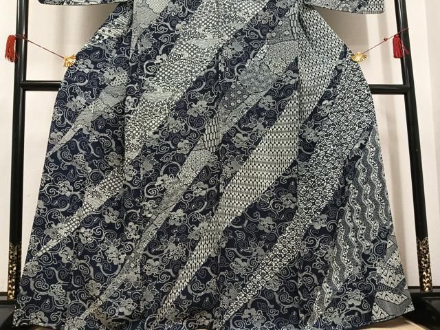 平和屋着物●藍造り国選定無形文化財　藍師・佐藤昭人　訪問着　花唐草文　正絹　逸品　AABH6931ph 楽天市場】平和屋着物○藍造り国選定無形文化財 藍師・佐藤昭人 色留