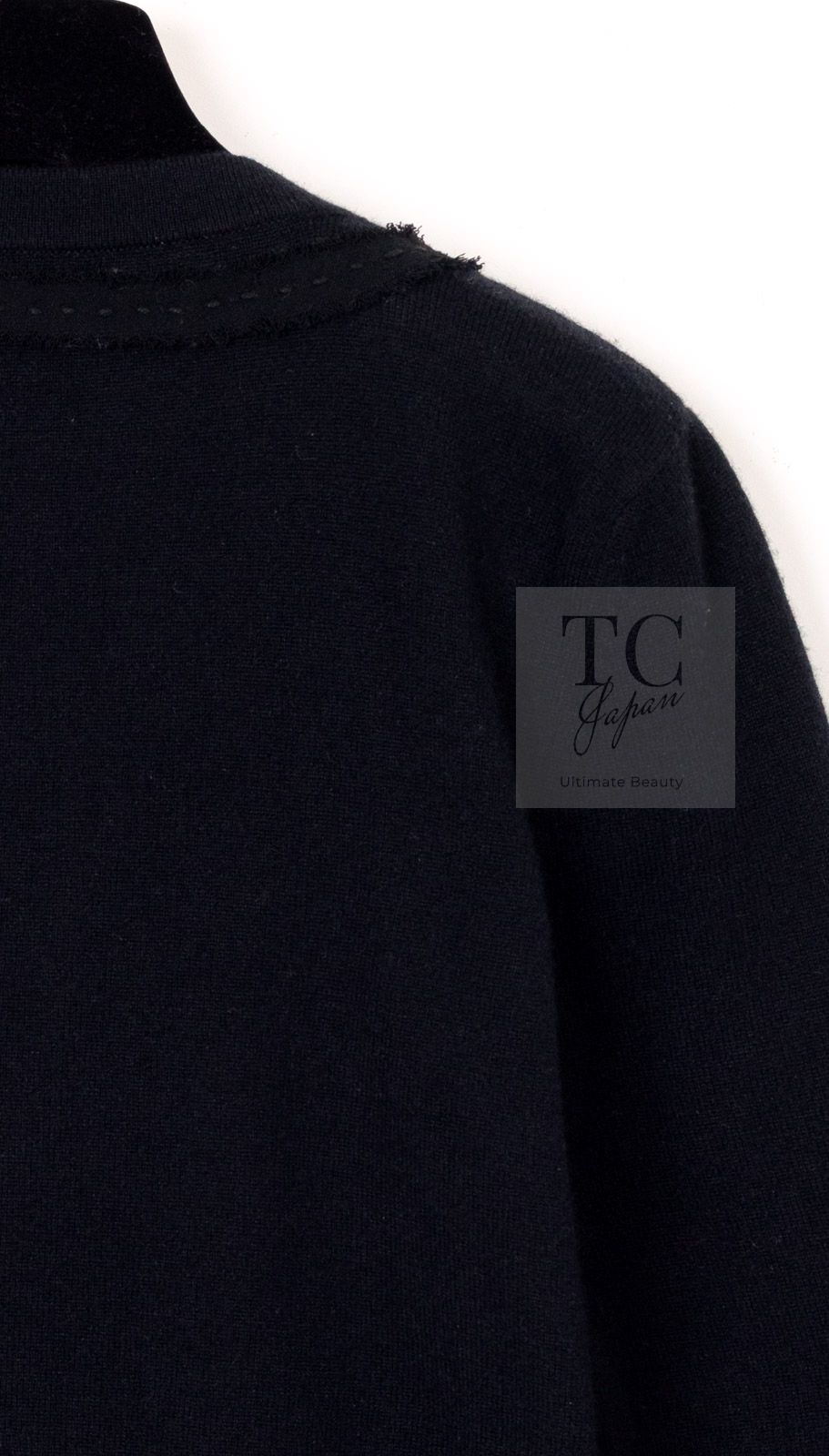 シャネル カーディガン CHANEL ブラック スパンコール 装飾 カシミヤ 100% ニット カール・ラガーフェルド 豪華 超美品 36 38 40 シャネル カーディガン CHANEL ブラック スパンコール 装飾 カシミヤ