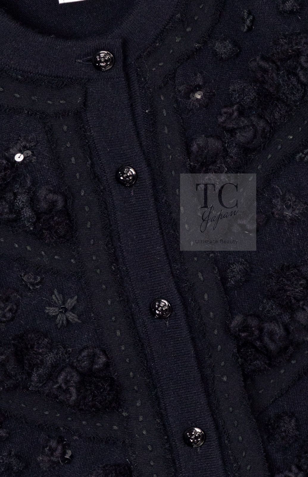 シャネル カーディガン CHANEL ブラック スパンコール 装飾 カシミヤ 100% ニット カール・ラガーフェルド 豪華 超美品 36 38 40 シャネル カーディガン CHANEL ブラック スパンコール 装飾 カシミヤ